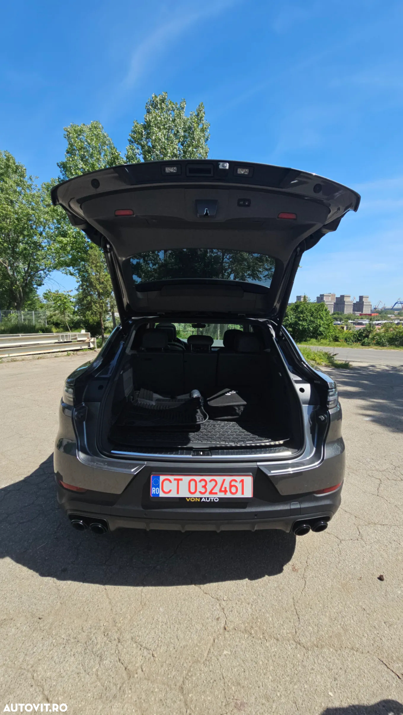 Porsche Cayenne Tiptronic S Platinum Edition - 8