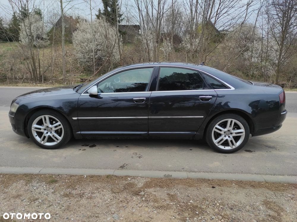 Audi A8 - 4