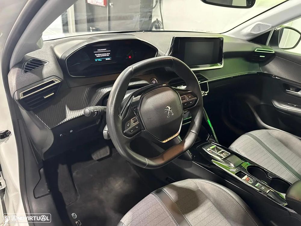 Peugeot e-208 - 24