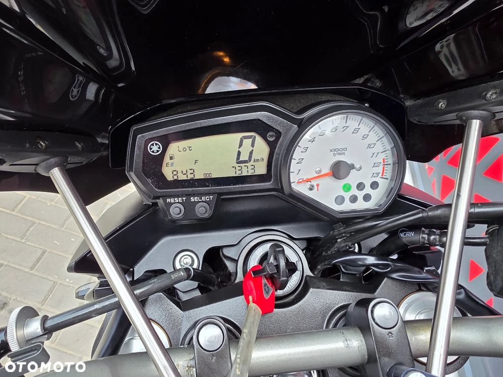 Yamaha FZ8 - 13