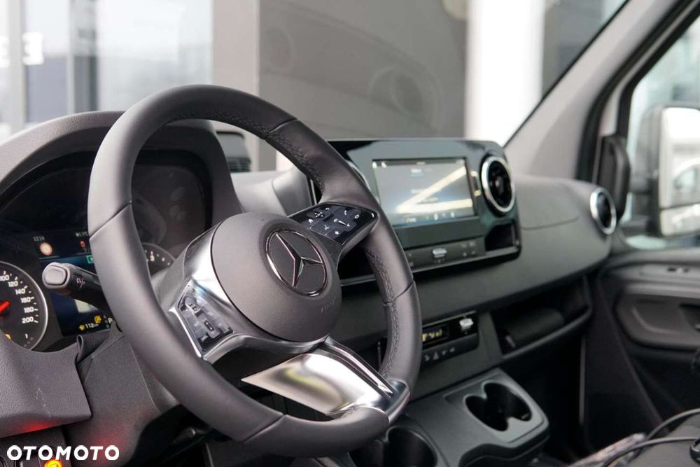 Mercedes-Benz Sprinter - 7