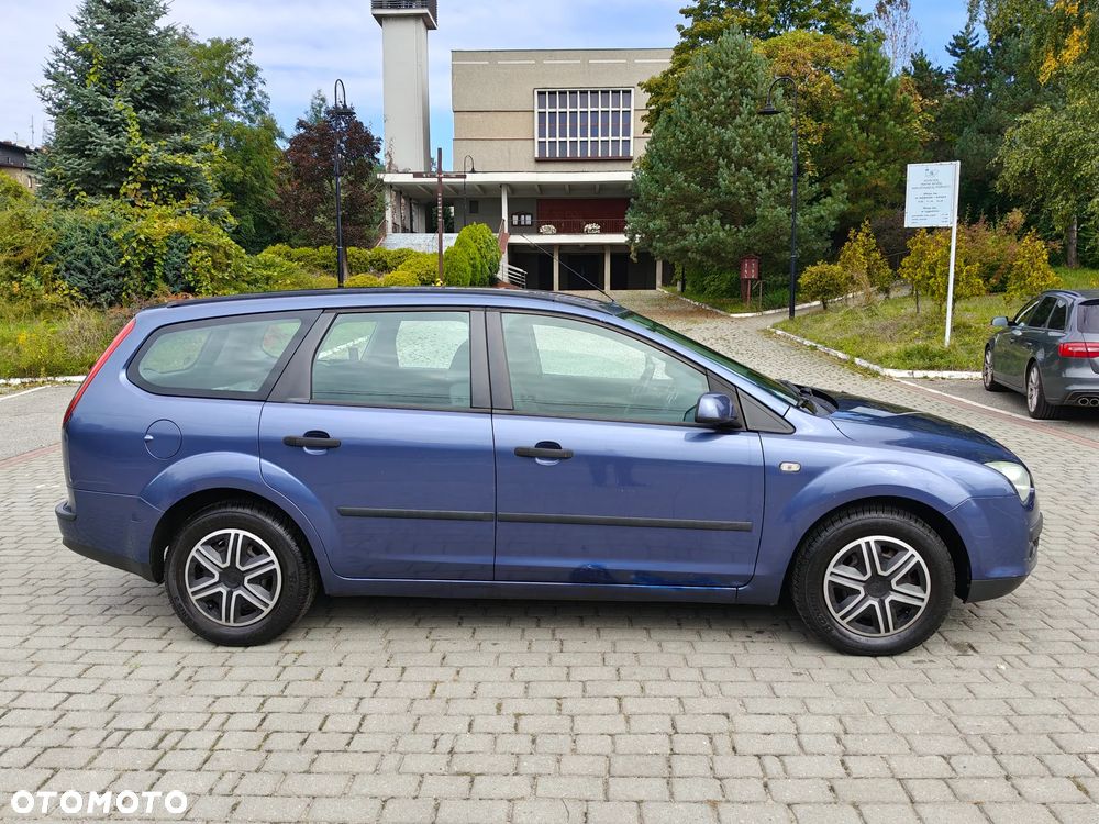 Ford Focus 1.6 Ghia - 2