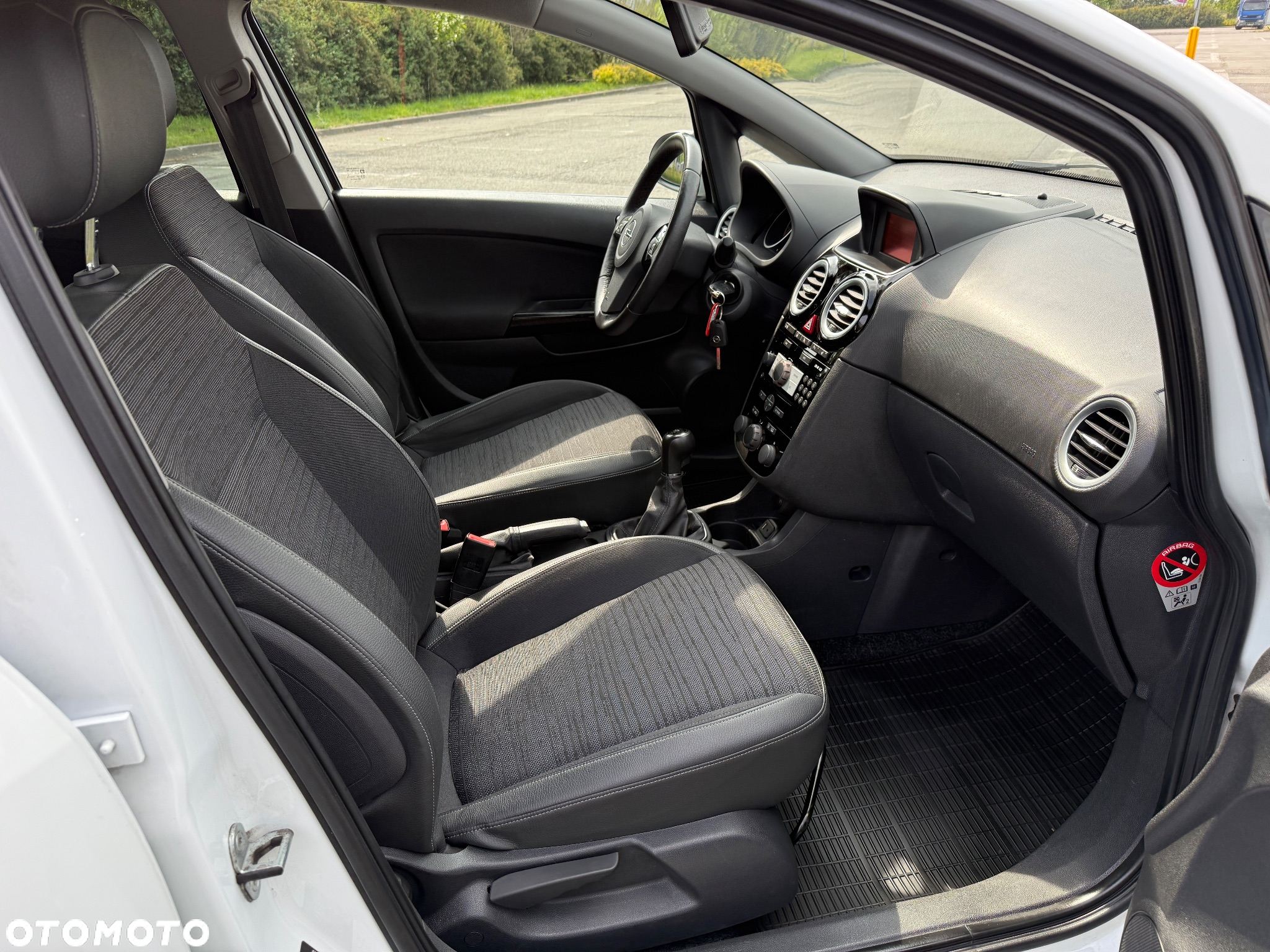 Opel Corsa 1.4 16V Active - 28