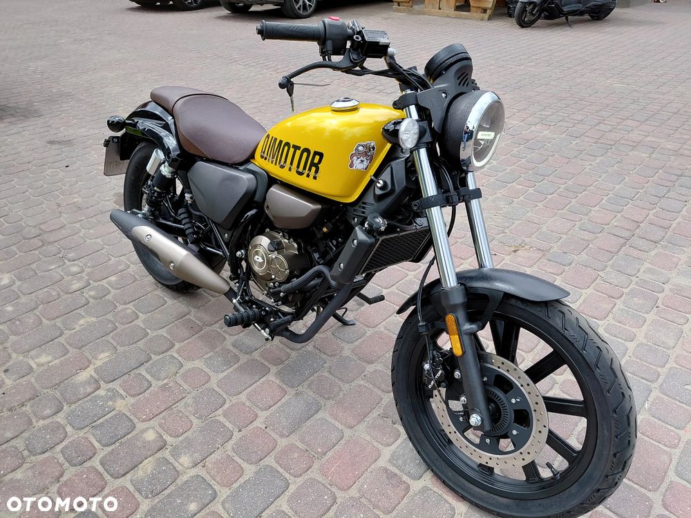 QJMOTOR SRV 125 - 6