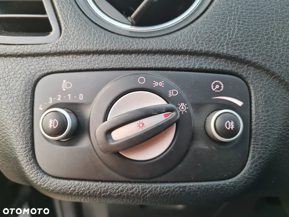 Ford S-Max 1.6 EcoBoost Titanium - 27