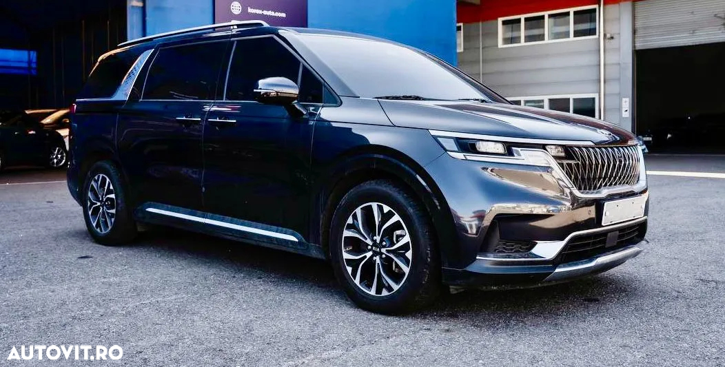 Kia Carnival - 2