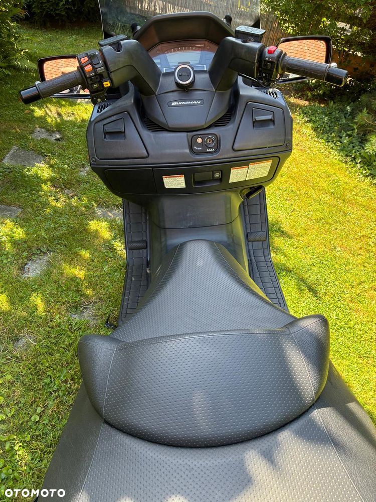 Suzuki Burgman - 4