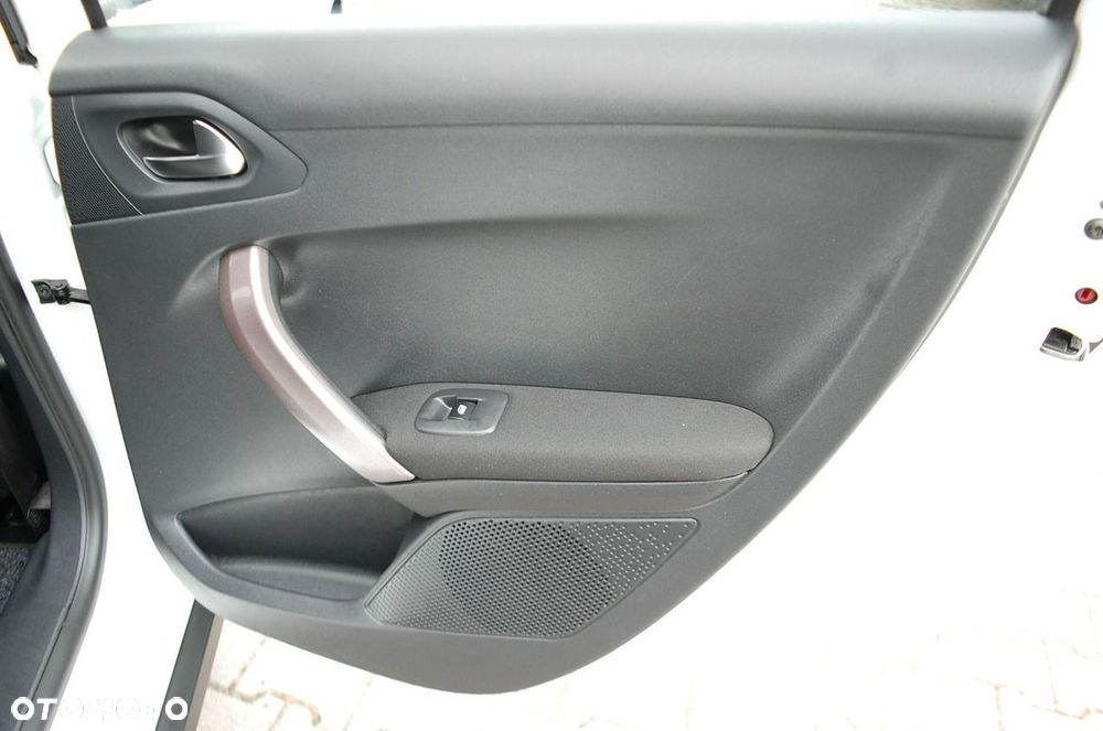 Peugeot 2008 - 30