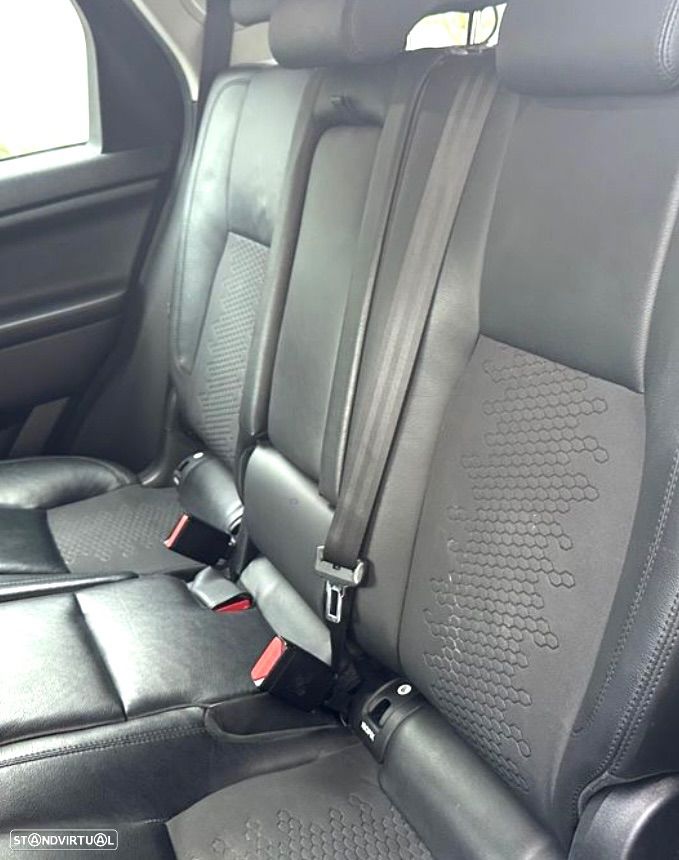 Land Rover Discovery Sport 2.0 TD4 HSE - 4