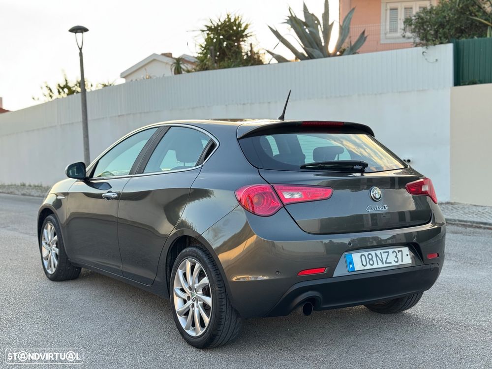 Alfa Romeo Giulietta 1.6 JTDm Exclusive - 6