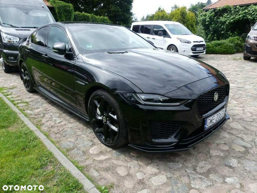Jaguar XE 2.0 T AWD R-Sport - 2