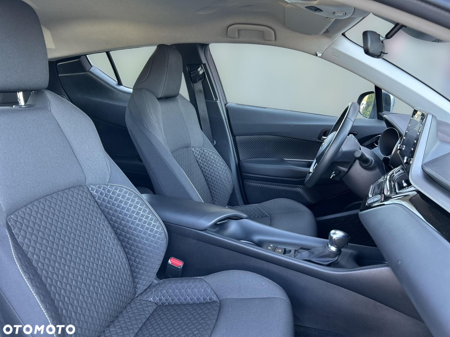 Toyota C-HR - 9