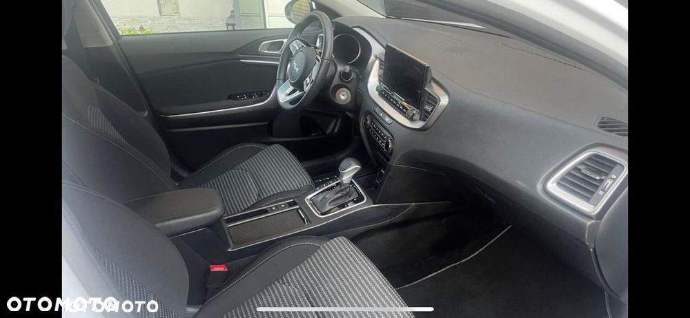 Kia Ceed 1.5 T-GDI DCT7 (48V M-H) Ultimate Edition - 26