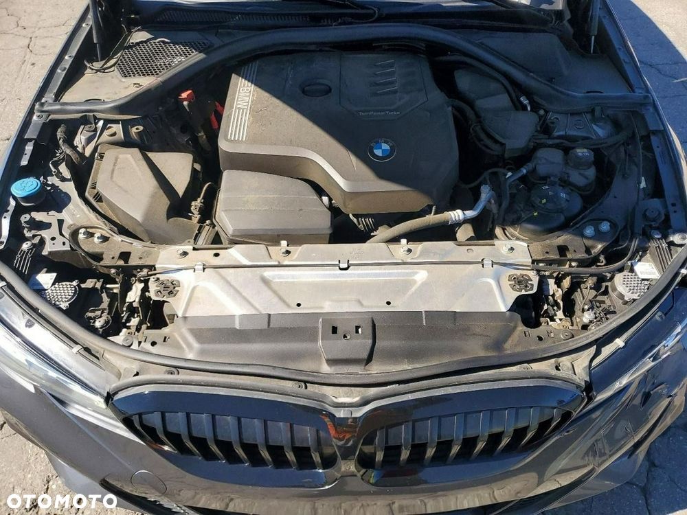 BMW Seria 3 330i M Sport - 11