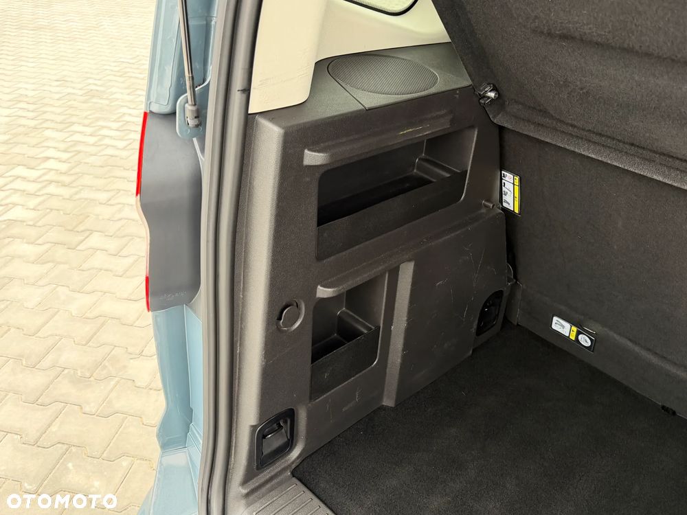 Ford Tourneo Courier 1.5 TDCi Trend - 24