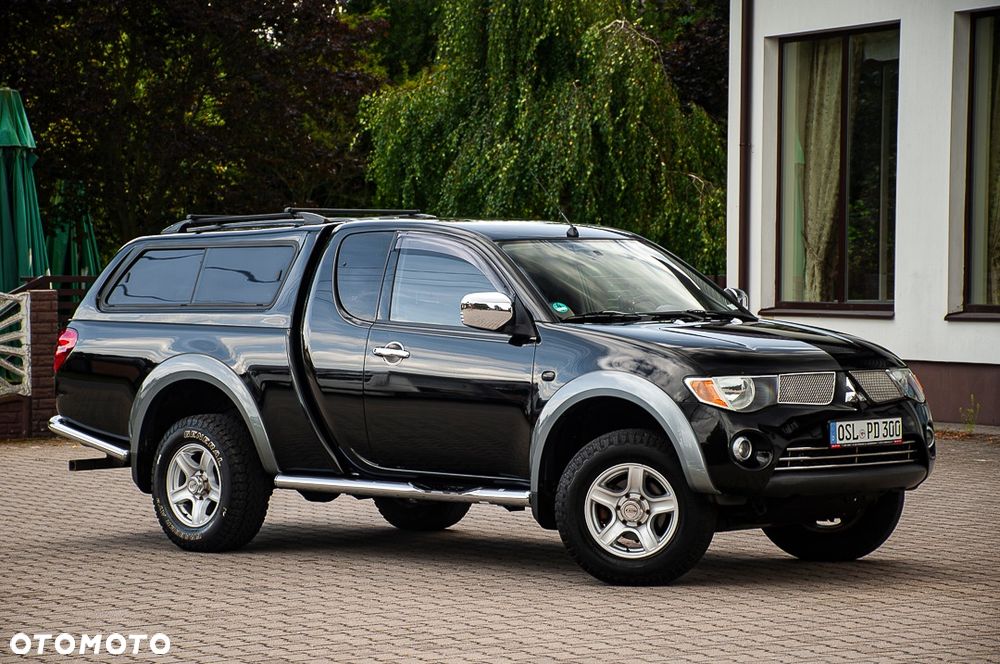 Mitsubishi L200 Pick Up 4x4 Intense Club Cab - 28