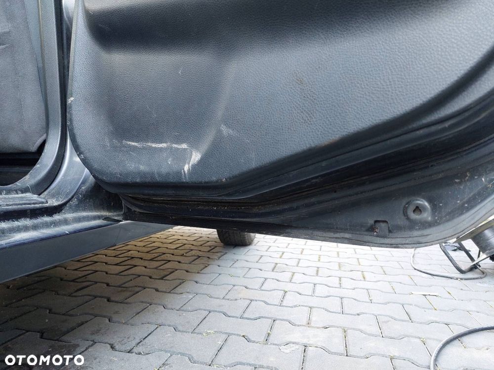 DRZWI KOMPLETNE PRAWY TYŁ MITSUBISHI LANCER VII SEDAN A02A - 5