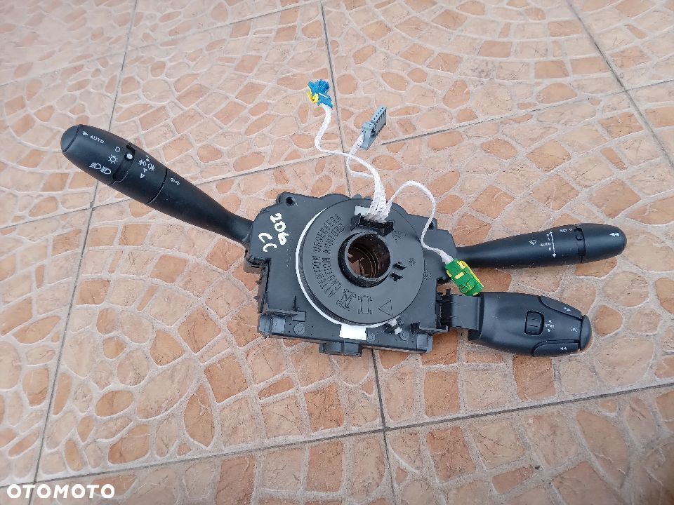 Peugeot 206 CC przełącznik pod kierownicę 96605658XT - 1