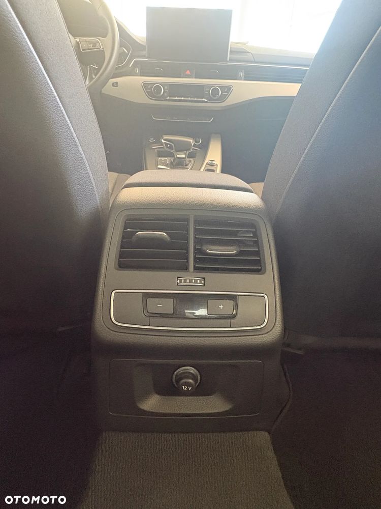 Audi A4 Limousine 35 TFSI mHEV S Line S tronic - 12