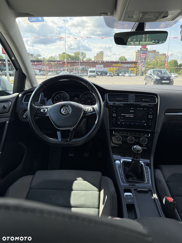 Volkswagen Golf - 5