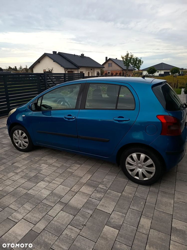 Toyota Yaris 1.3 Sol - 2