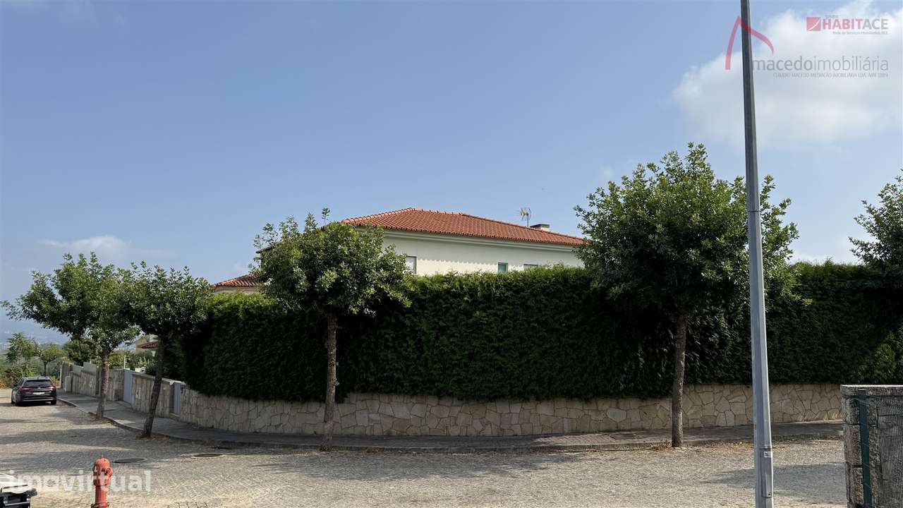 Moradia Isolada T3 com Piscina em Adaufe, Braga - Grande imagem: 3/58