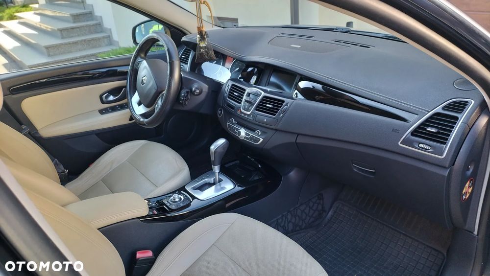 Renault Laguna 2.0 dCi Initiale - 9