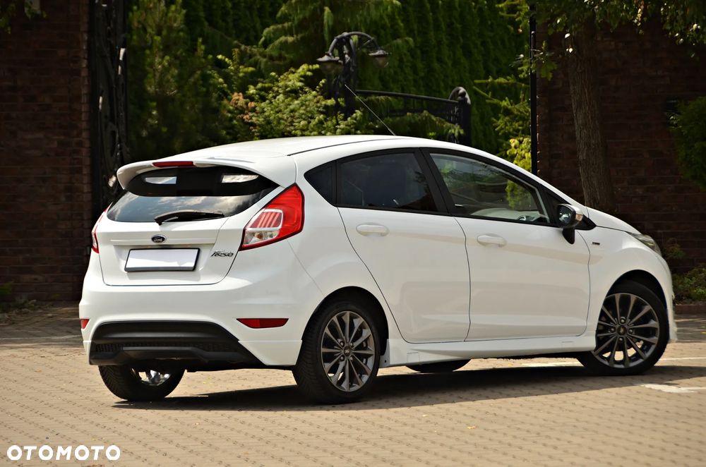 Ford Fiesta 1.5 TDCi ST&St Titanium - 24
