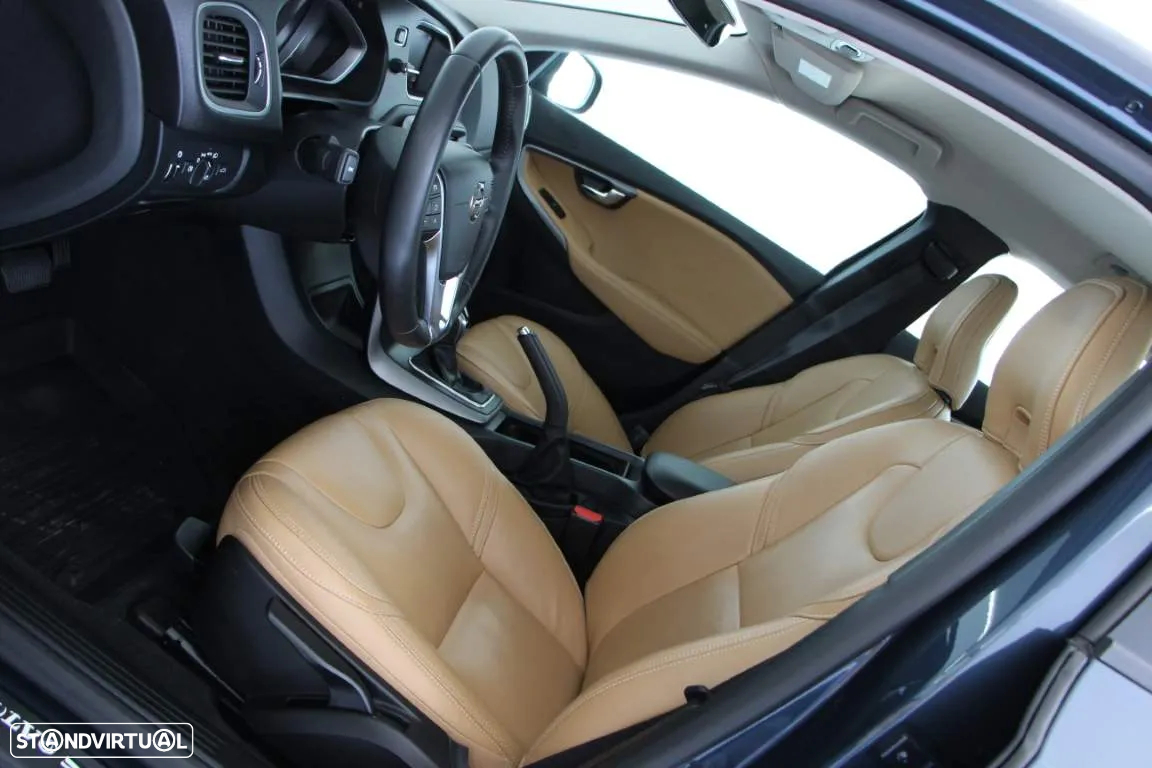 Volvo V40 1.5 T3 Sport Edition Plus Geartronic - 22