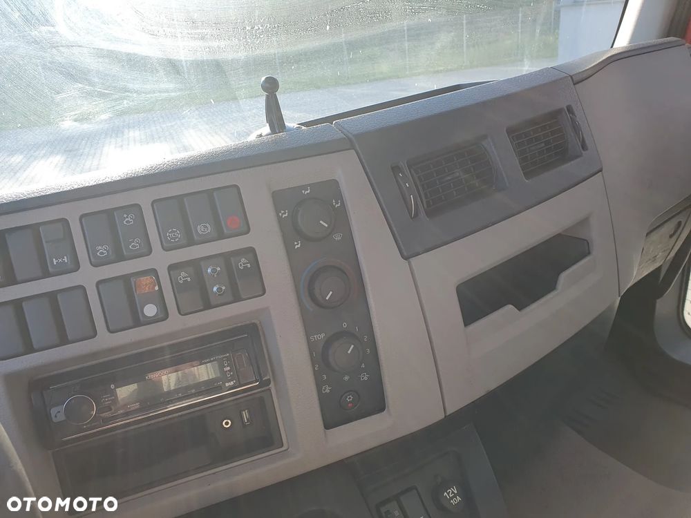 Volvo - 16