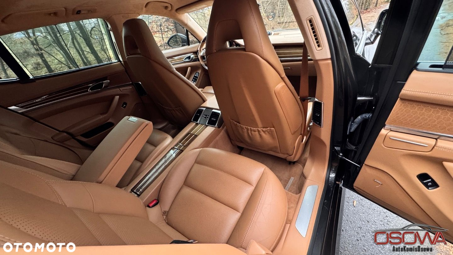 Porsche Panamera Turbo PDK - 24