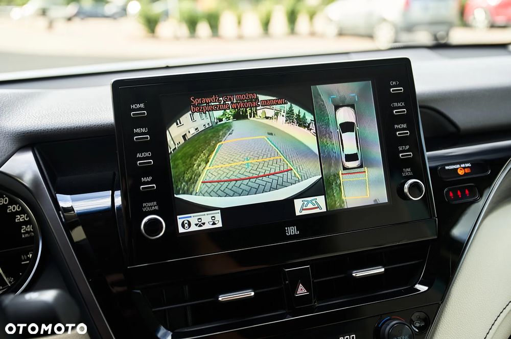 Toyota Camry 2.5 Hybrid Executive CVT - 28