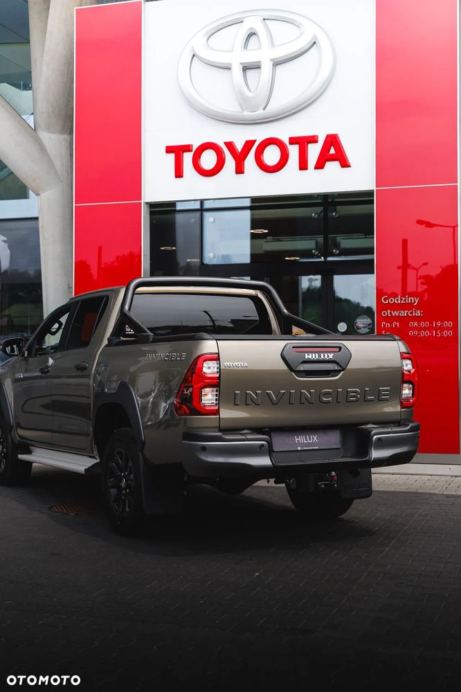 Toyota Hilux 2.8 D-4D Double Cab Invincible 4x4 - 6