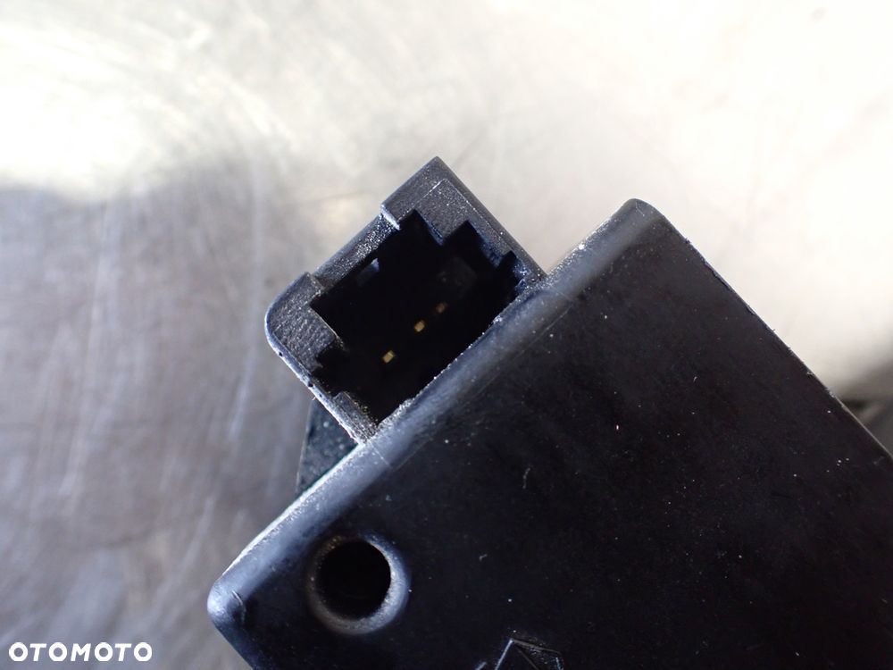 ZAMEK KLAPY BAGAŻNIKA CITROEN C5 LIFT 1.7 9652483180 - 1