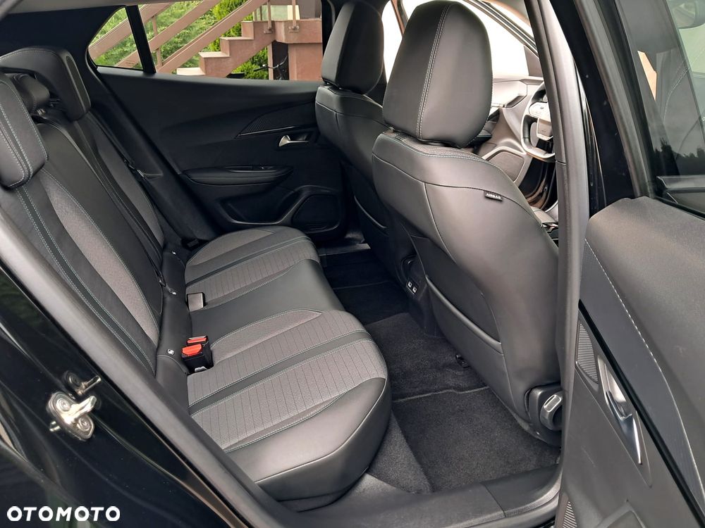 Peugeot 2008 BlueHDi 130 EAT8 Active - 27