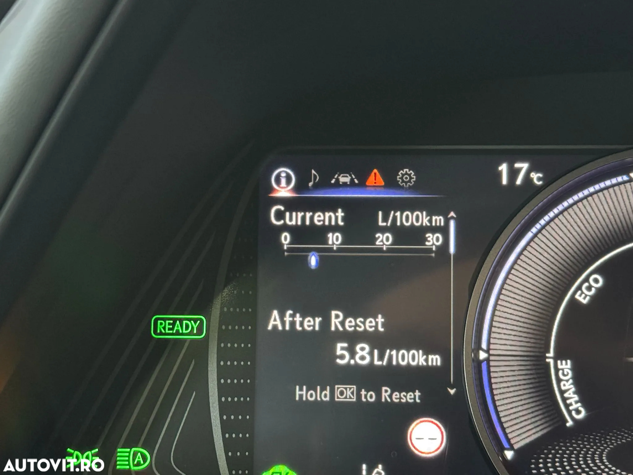 Lexus UX 250h 2.0L HEV 20H- (178 HP) 4X4 CVT F Sport - 33