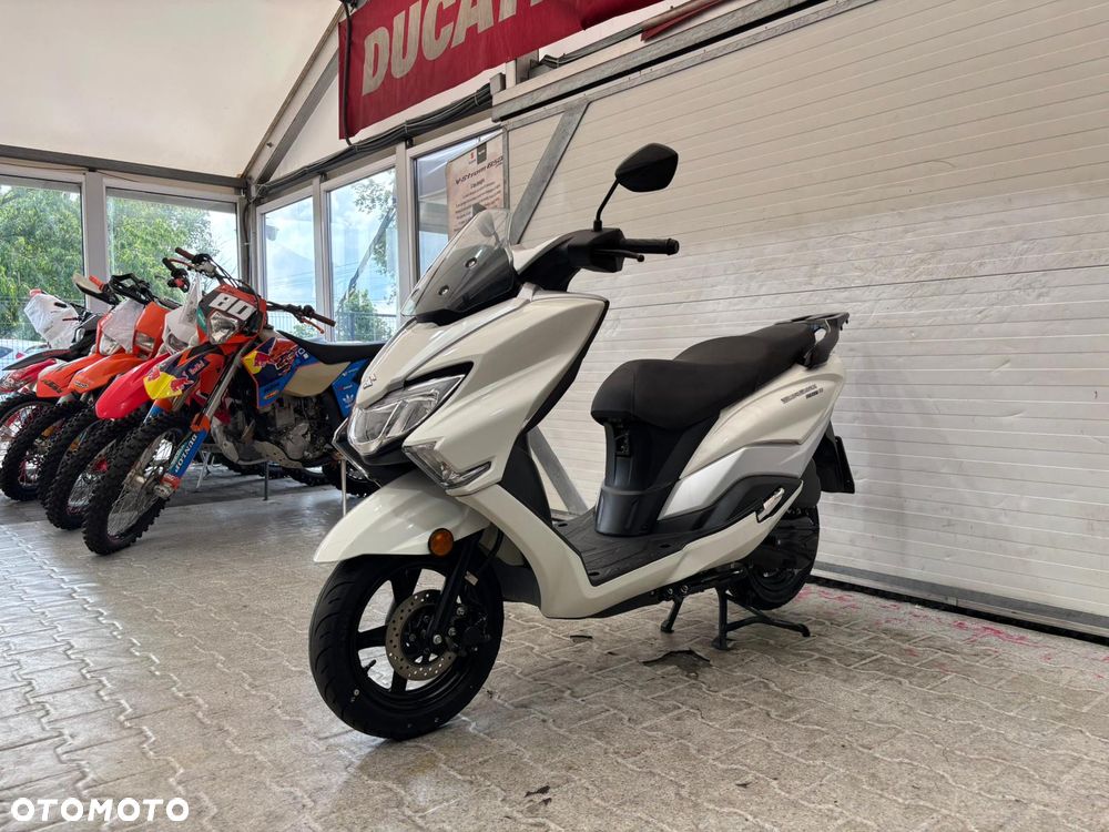 Suzuki Burgman - 12