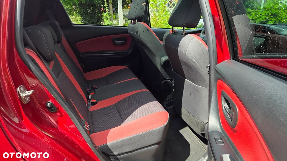 Toyota Yaris Hybrid 100 Selection - 14