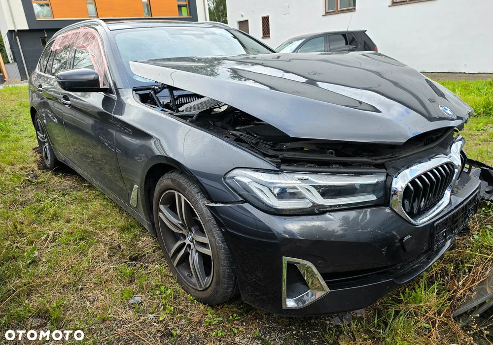 BMW Seria 5 540i xDrive mHEV Luxury Line sport - 9