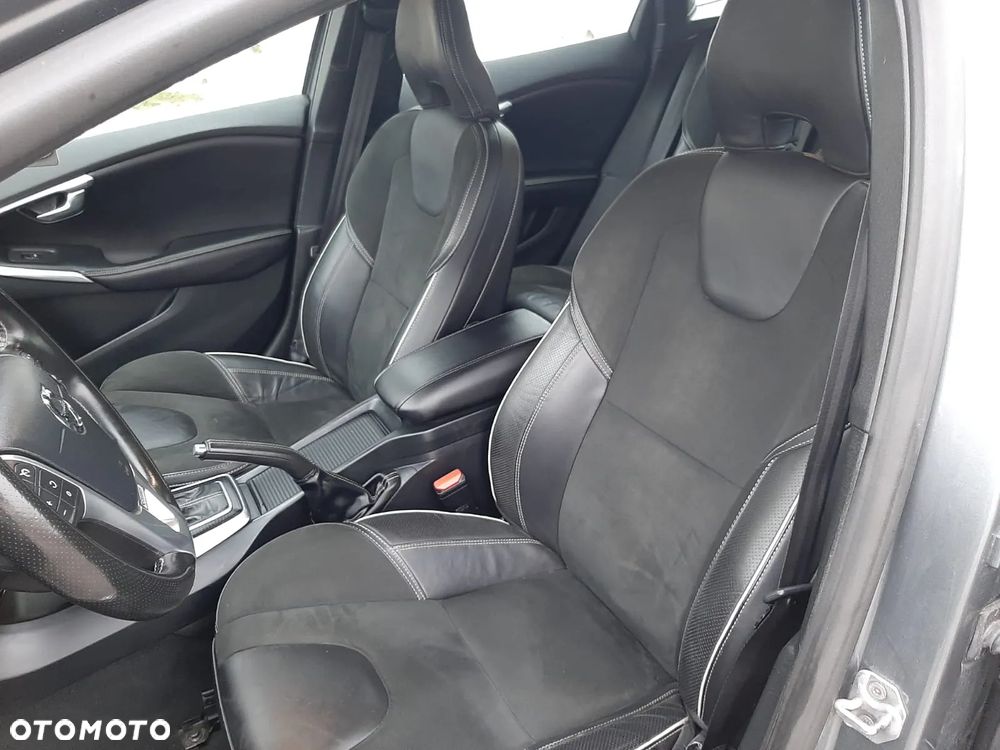 Volvo V40 D3 Geartronic RDesign - 15