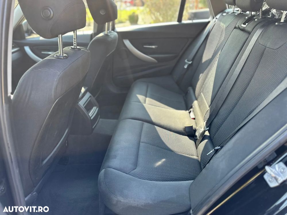 BMW Seria 3 318d Aut. - 14