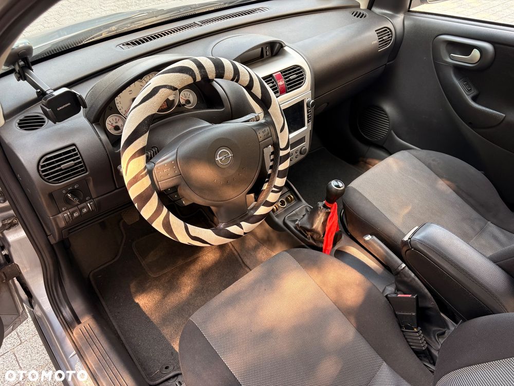 Opel Corsa 1.2 16V Silverline - 24