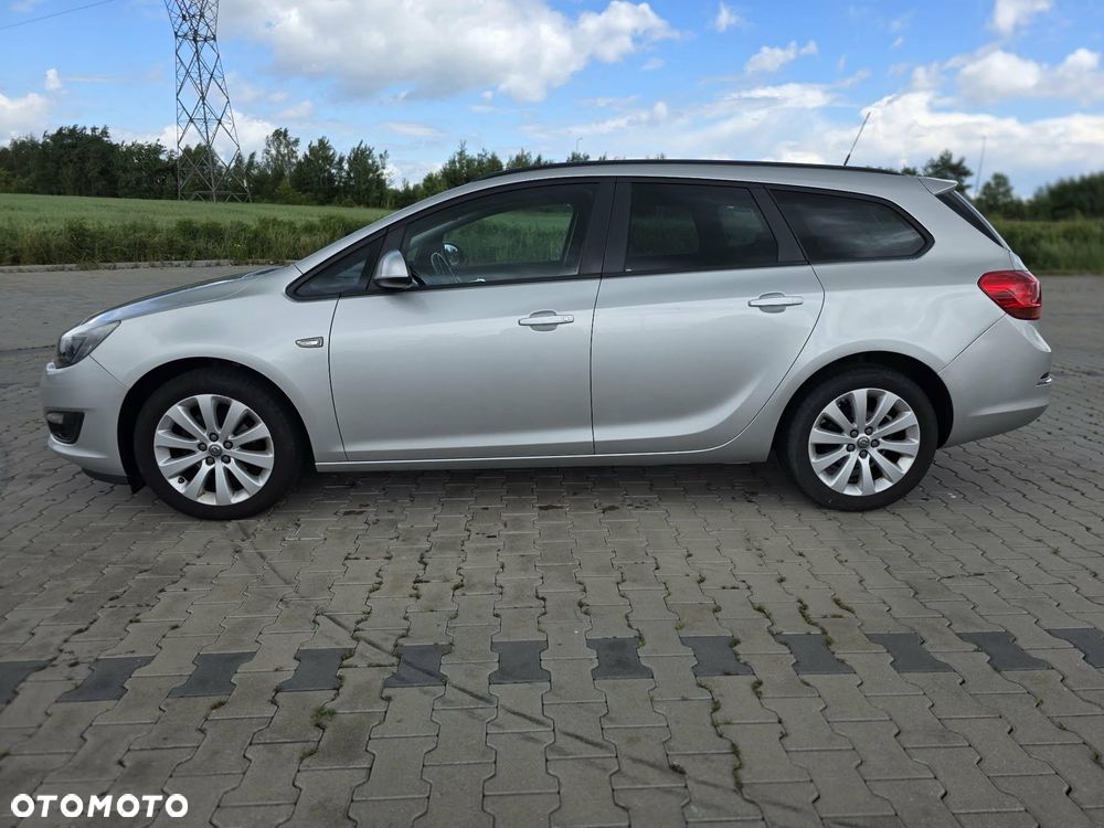 Opel Astra 1.4 Turbo Exklusiv - 10
