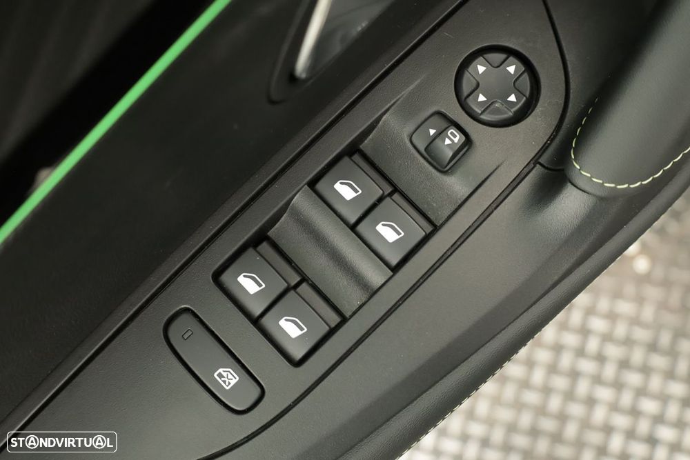 Peugeot 2008 1.2 PureTech GT EAT8 - 21