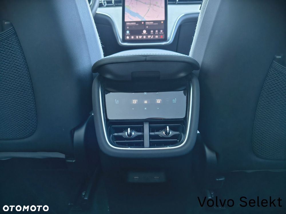 Volvo EX90 - 32