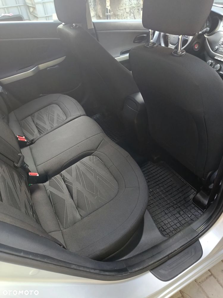 Kia Ceed Cee'd 1.6 GDI L - 9