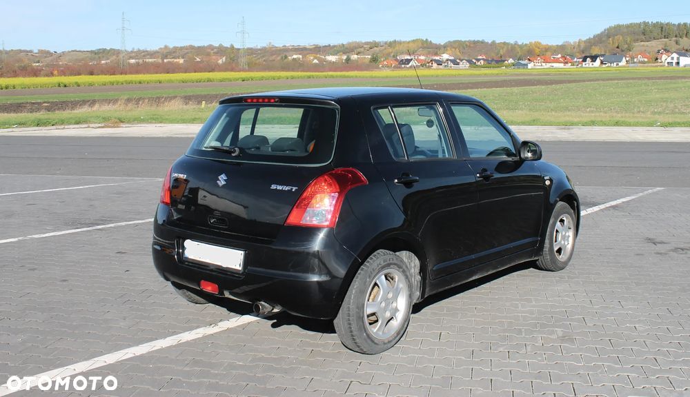 Suzuki Swift - 3
