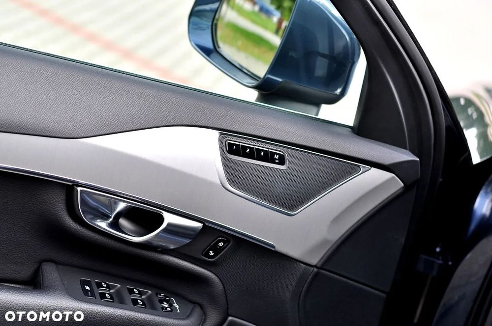Volvo XC 90 B5 D AWD Geartronic Momentum Pro - 19