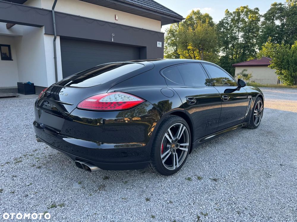 Porsche Panamera - 4