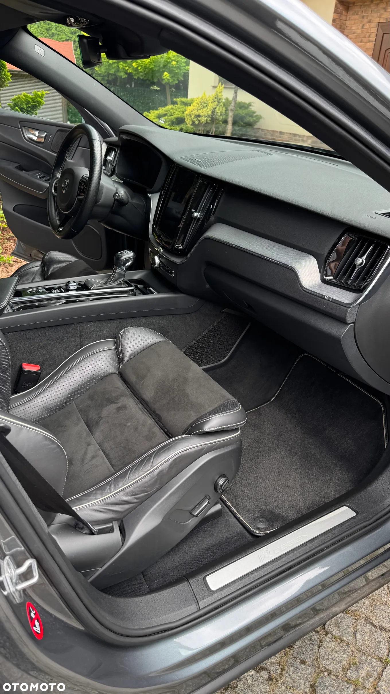Volvo XC 60 D4 AWD R-Design - 10
